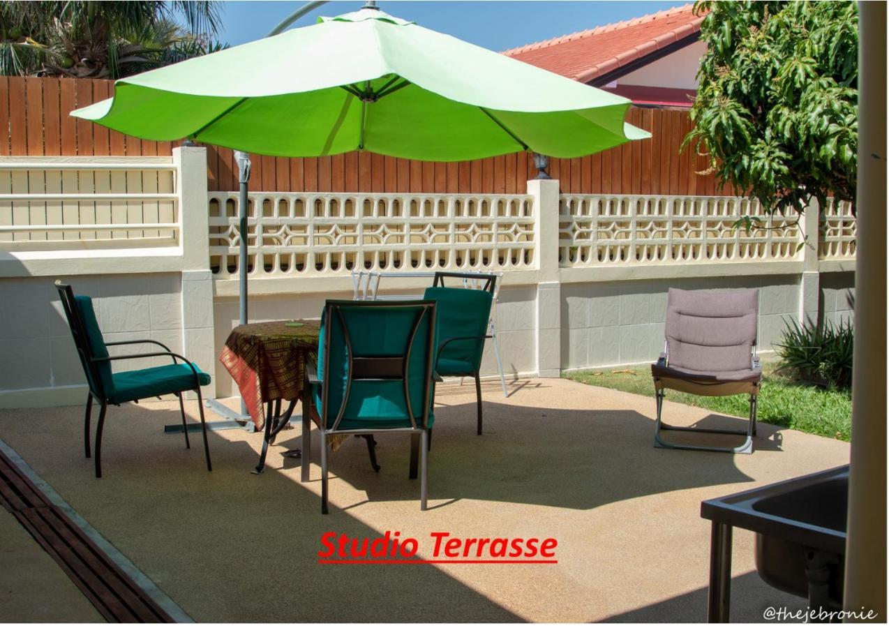 Residence Chez Nous Phuket Rawai Exterior photo