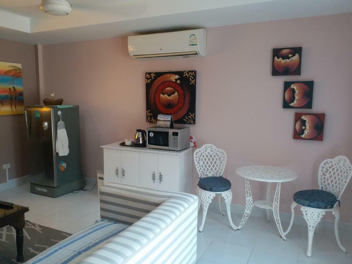 Residence Chez Nous Phuket Rawai Exterior photo